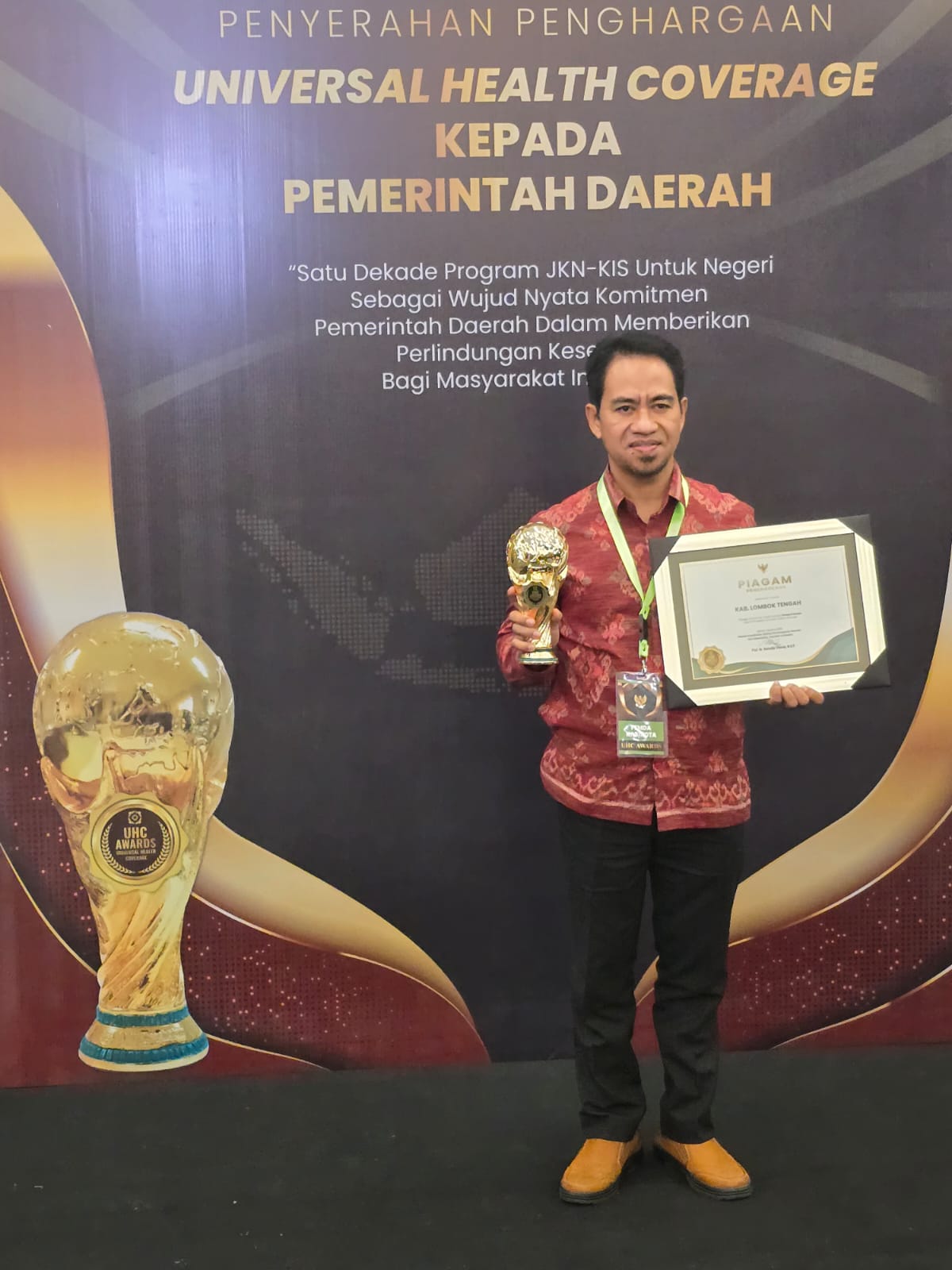 Kabupaten Lombok Tengah Raih Penghargaan UHC Award 2024